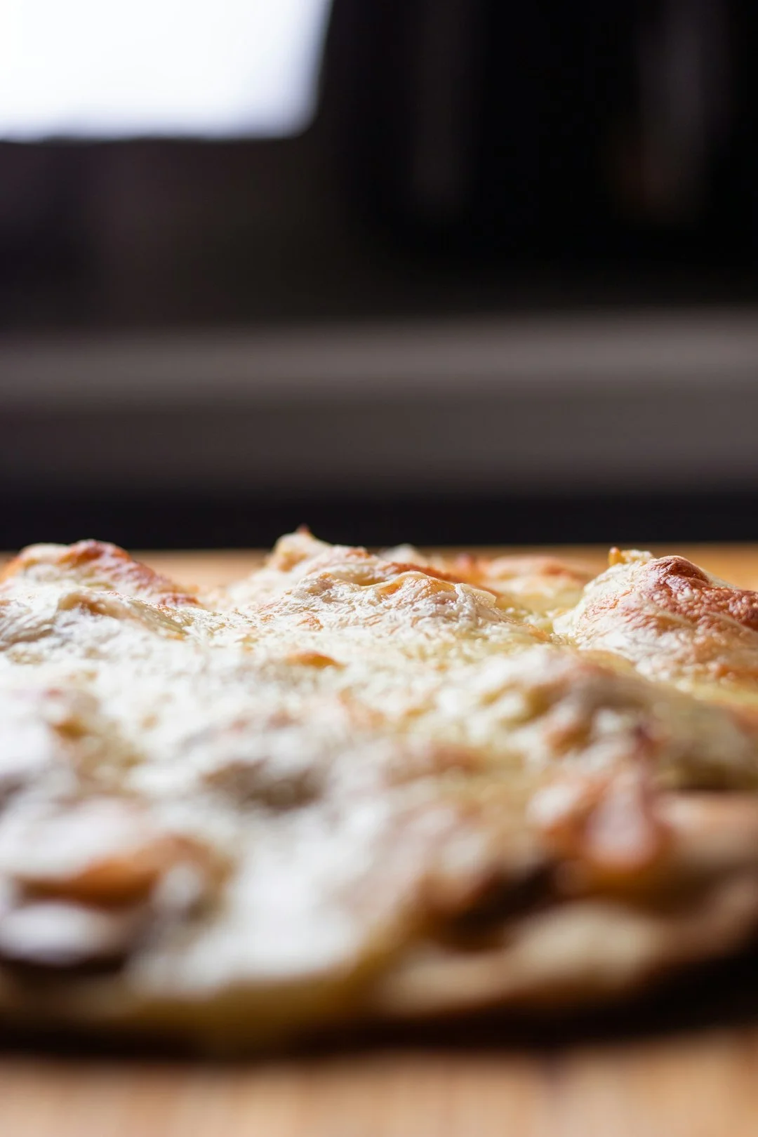 easy chicken alfredo flatbread