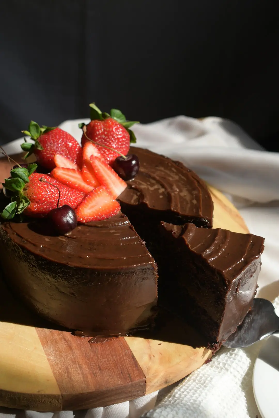 chocolate mousse chiffon cake -- Decorating the Cake chocolate mousse chiffon cake