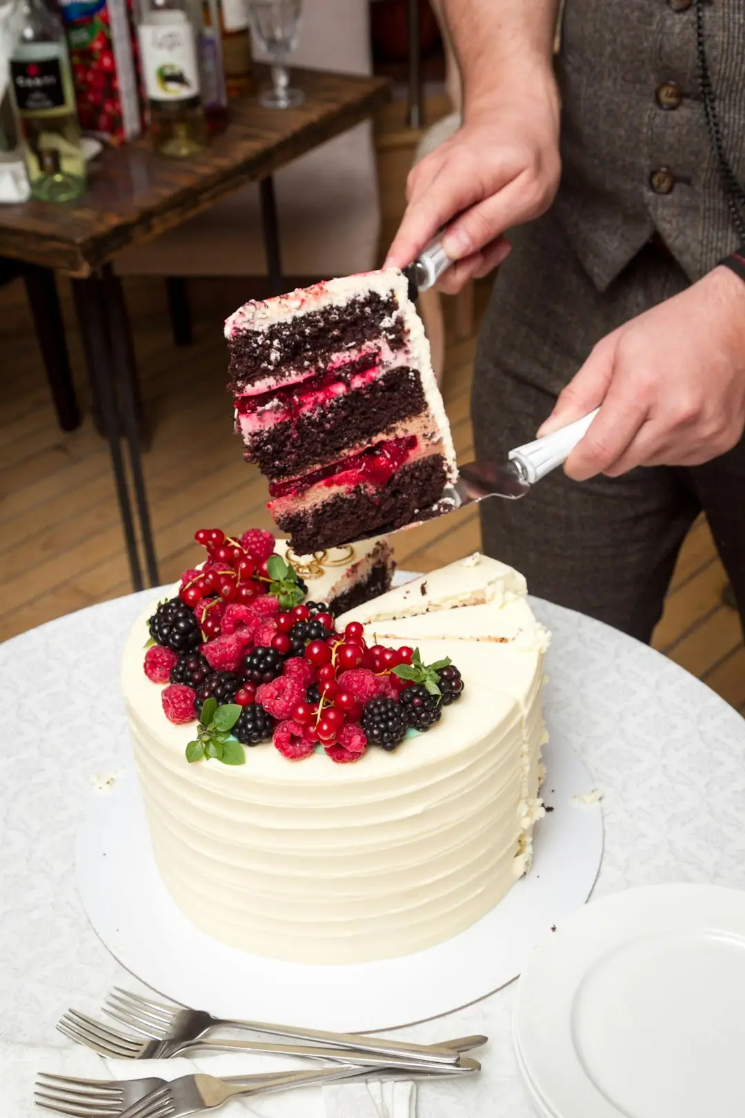 berry chantilly cake