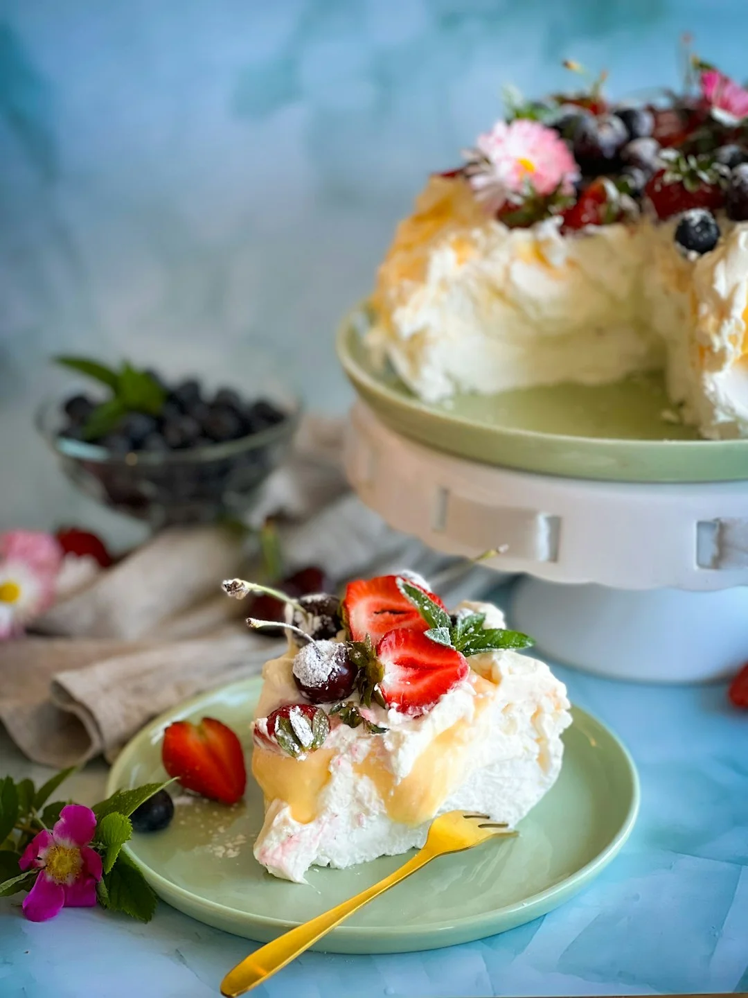 berry chantilly cake