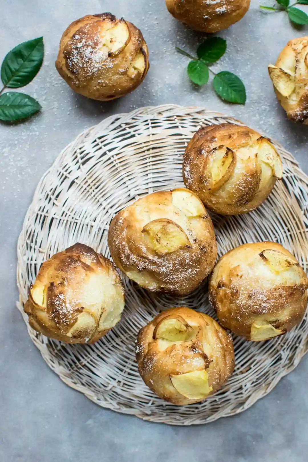 easy garlic butter dinner rolls -- Ingredients and Equipment easy garlic butter dinner rolls