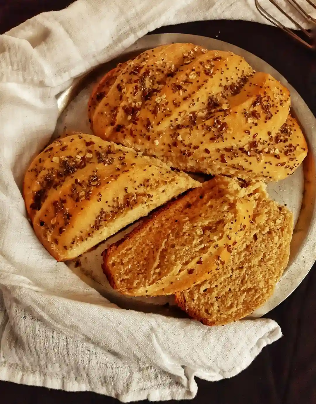 easy garlic butter dinner rolls -- Baking the Rolls easy garlic butter dinner rolls
