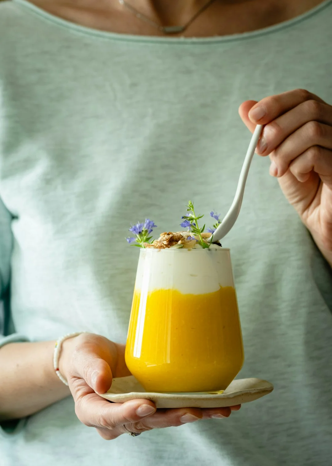 no bake mango cheesecake cups