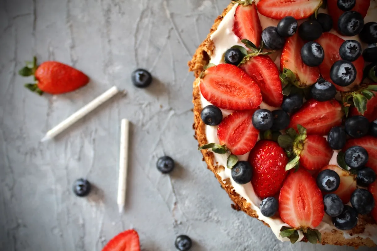 Berry Chantilly Cake