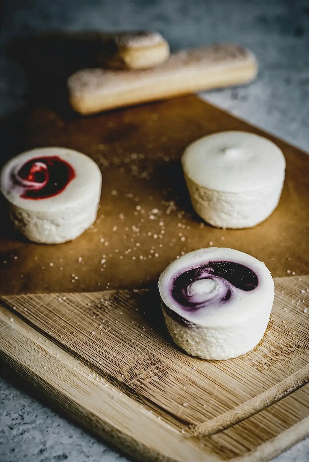 Mini Cheesecakes -- Bite-Sized Cheesecake Recipes Mini Cheesecakes