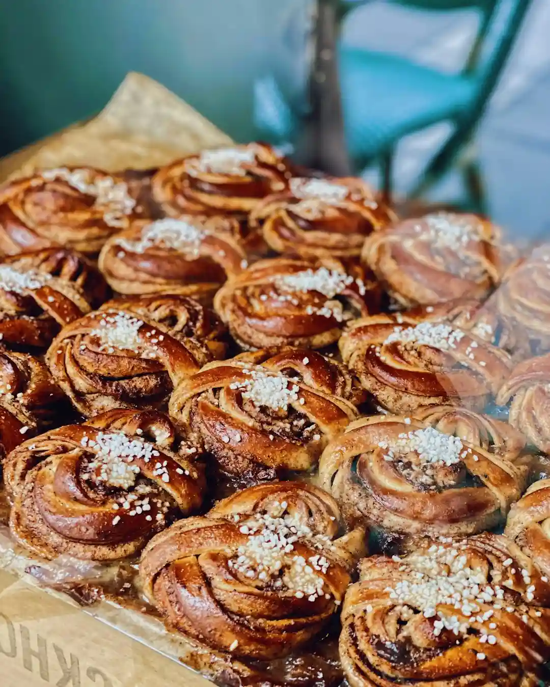 pecan cinnamon buns -- Making the Sticky Caramel Pecan Sauce pecan cinnamon buns